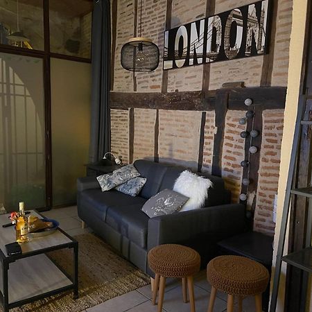 Poppy Appartement De Charme A 2 Min Centre-Ville Figeac Exterior foto