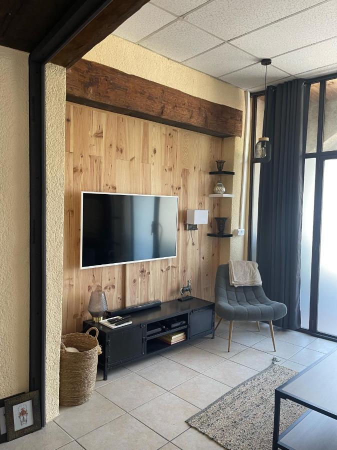 Poppy Appartement De Charme A 2 Min Centre-Ville Figeac Exterior foto