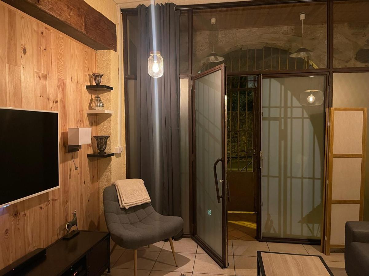 Poppy Appartement De Charme A 2 Min Centre-Ville Figeac Exterior foto
